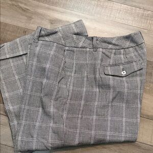 White House Black Market Gray and Black Cropped Pants